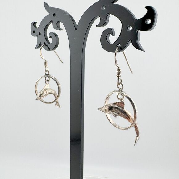 Vintage 925 Sterling Silver Dolphin Circle Dangle Earrings Coastal Beach Retro - Picture 2 of 7